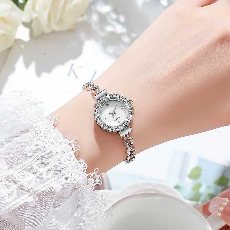 Luxury Rhinestone Women es Fashion Ladies Bracelet Quartz Wrist Reloj Mujer Girls Clock GiftXJ251021