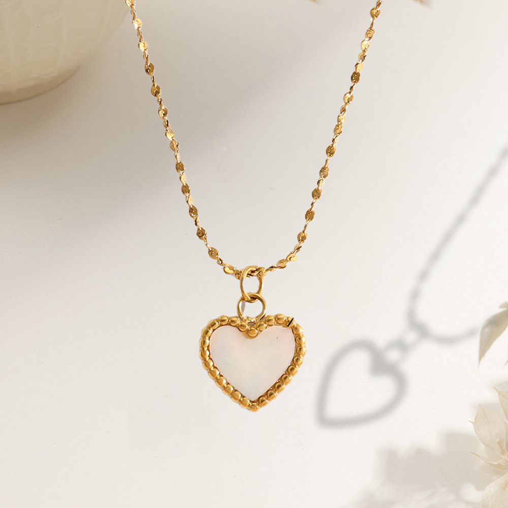Luxury necklace butterfly s925 silver Vintage exquisite simple heart-shaped necklace gold white mother of pearl niche designer high-end pendant neckla