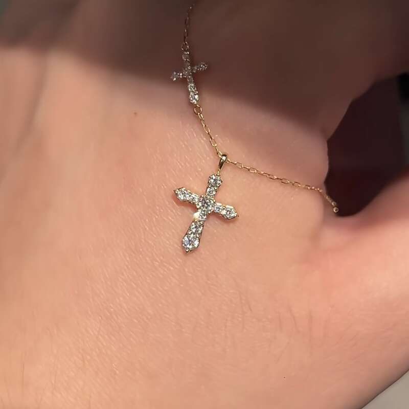 Necklace Designer luxury pendant necklace for Women men Zircon Simple Cross copper plated with 18K gold High-end Vintage Elegant Unique Festival gift