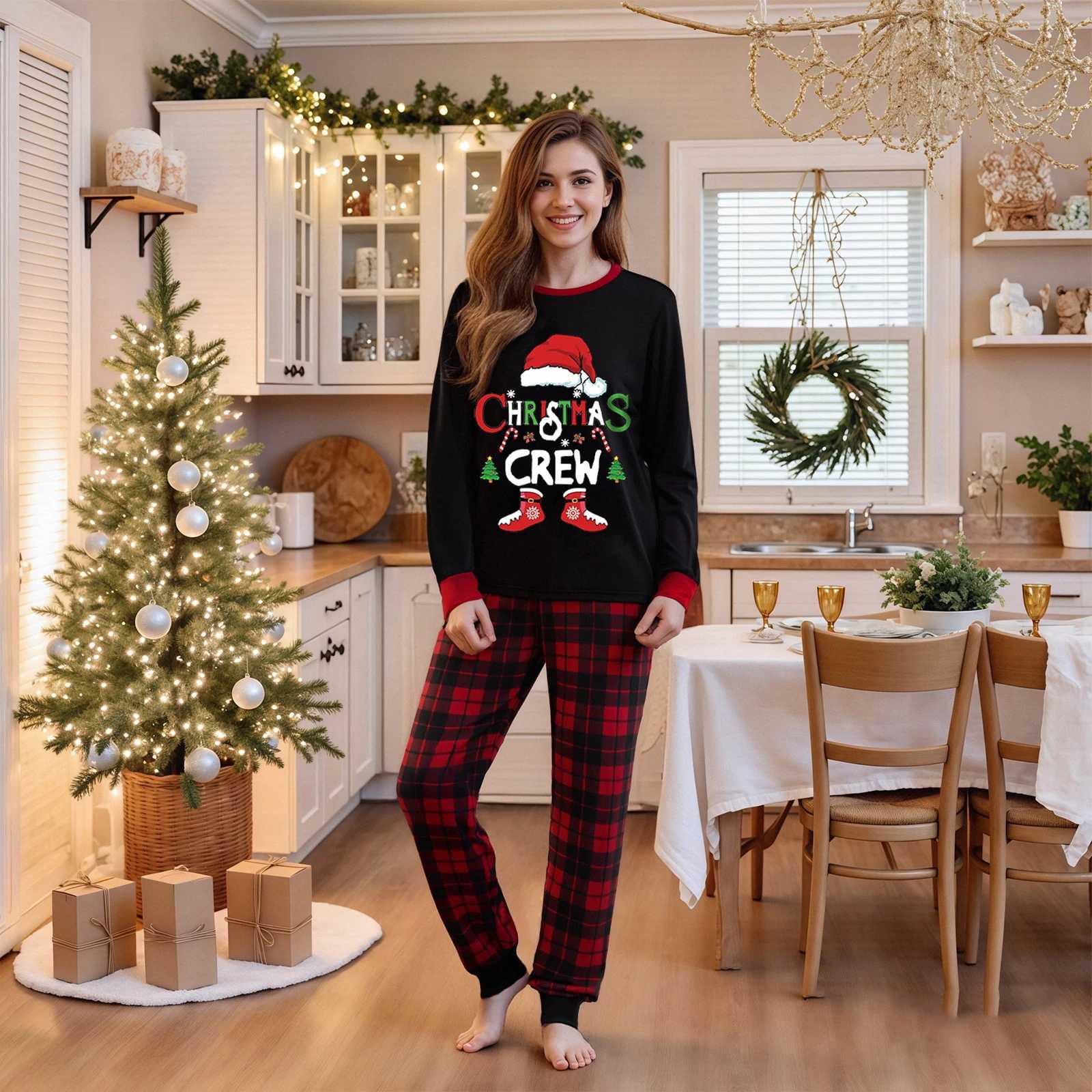 Christmas Family Matching Outfits Mom Dad Kids Pajamas Sets Baby Rompers Casual Loose Sleepwear Xmas Family Look Pyjamas L251021SBUV