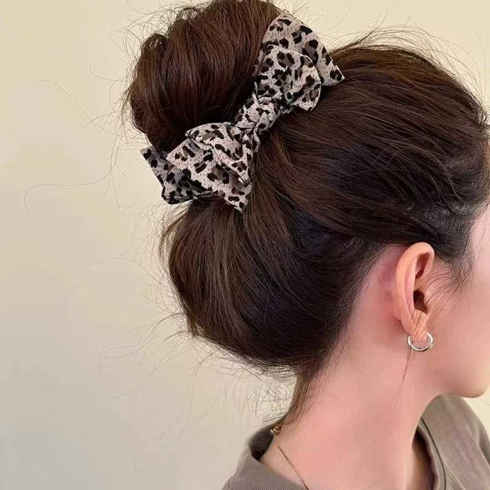 1pc Vintage Leopard Print Bow Premium Hair Grab Hair Accessory is suitable for women to wearW254021