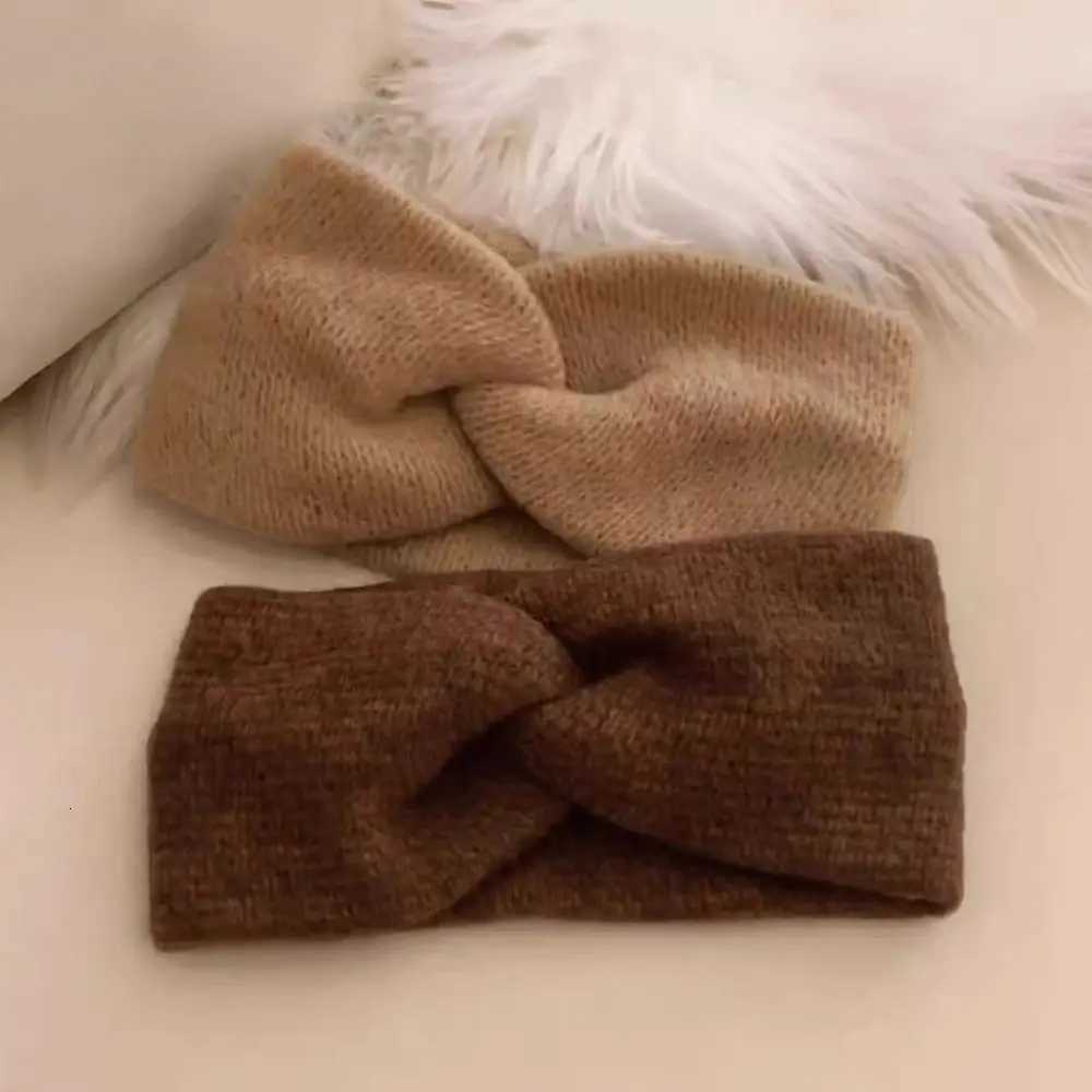 New Women Girls Solid Color Hair Bands Knitted Wool Headbands Vintage Cross Turban Bandage Ear Warmer Hairbands Hair AccessoriesW254021