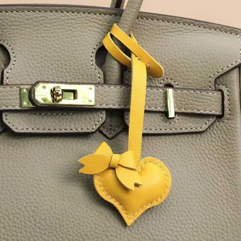 Novelties Rustic PU Leather Love Key Chain Fashion Leading Men and Women Car Bag HEART Key Ring Pendant Jewelry Gift W251021