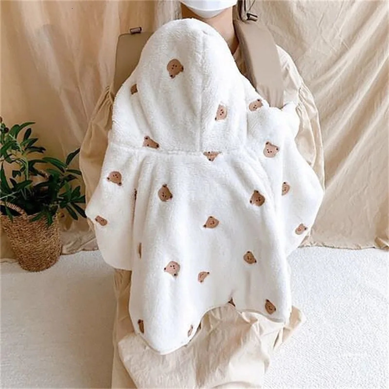 Winter Baby Hooded Cloak Girl Coat Infant Outfit Windproof Coral Velvet Blankets for born Embroidered Clothes 251018
