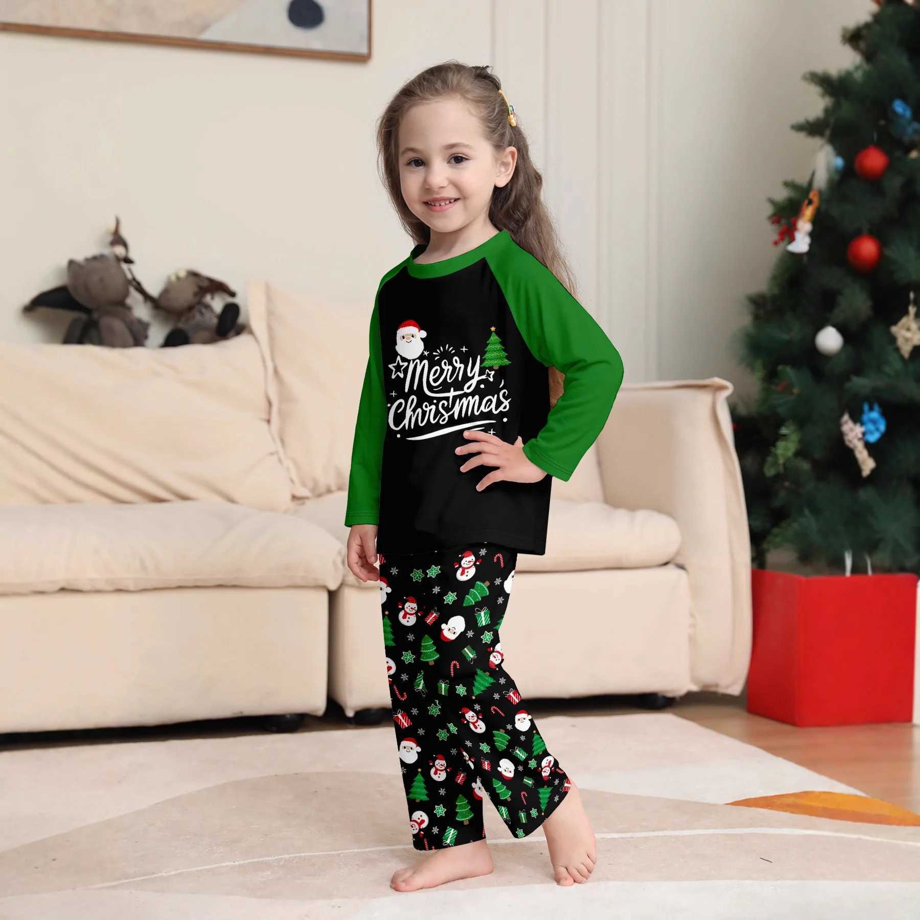 New 2025 Santa Print Mother Daughter Father Son Matching Family Outfits Christmas Green Pajamas Set Soft Xmas baby dog jumpsuit L2510211EI3