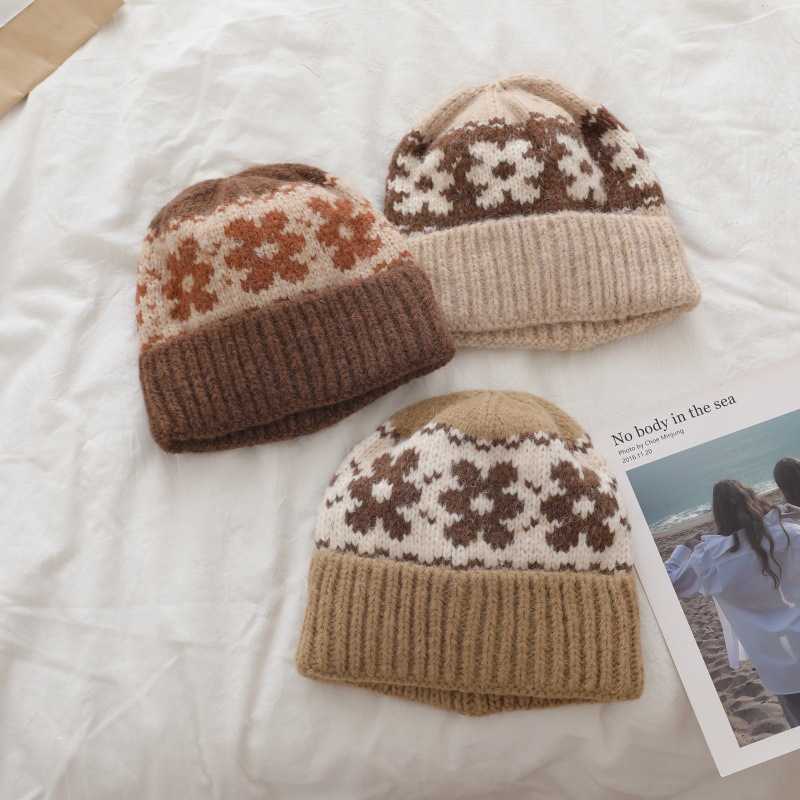 Floral Knitted Stylish Warm Wool Hat for Women Autumn and Winter Ear Protection Round Cold Hat Winter Knitted Hat College Style H251020