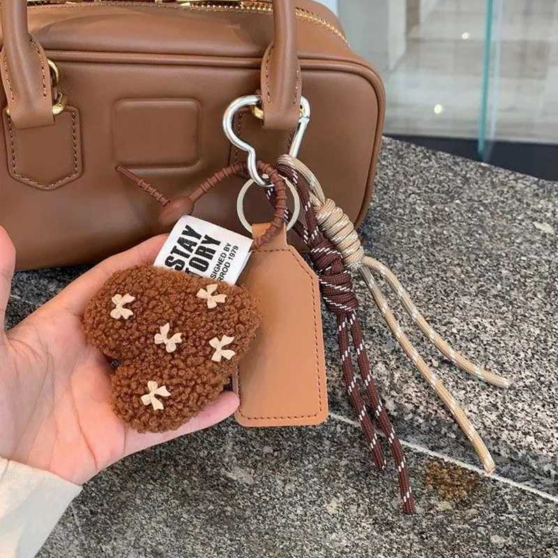 Fashion Plush Keychain Heart ShAPed Lamb Wool Braided Rope Chain Retro Plush Handmade Pendant Key Jewelry AccESSoriy J251121