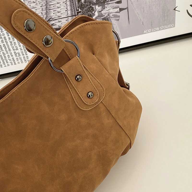 Luxury PU Leather Crossbody Bags Retro Large Capacity Hobo Shoulder Bags Travel Underarm Pouch Women Autumn Winter Handbag Z251018