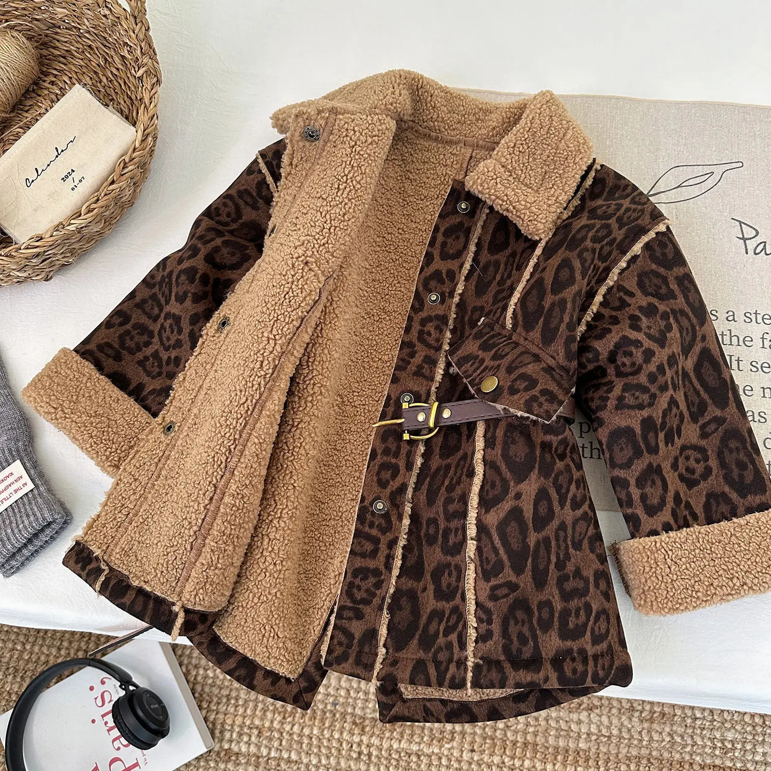 Ins Winter Children Girls Jackets Turn Down Collar Fleece Thick Warm Kids Baby Girls Outerwear Leopard Toddler Little Girls Coat 251017