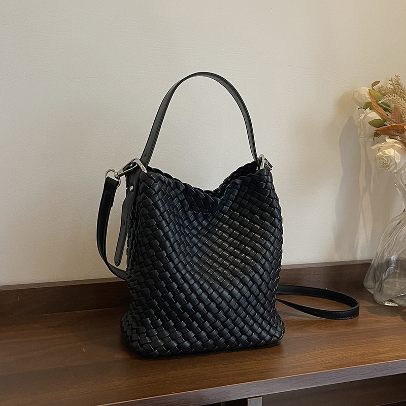 Luxury Brand Designer Bag Super Popular Niche Woven Bag For Women 2025 New Summer Versatile Crossbody Bag Fashion Super Popular Handbag Bucket Bag