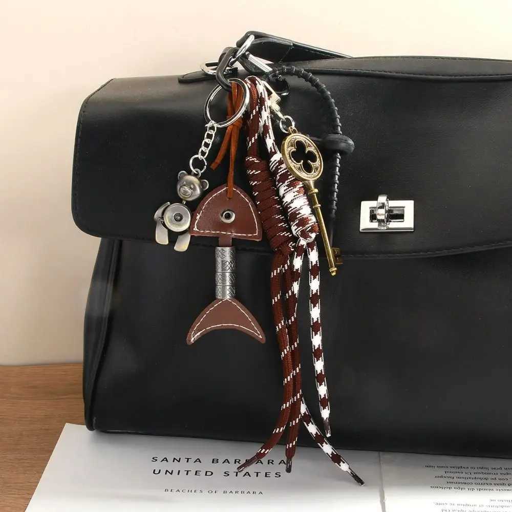 PU Leather Fishbone Keychain Handmade AntiLost Vintage Bear Key Pendant Girl Heart Trinket Woven Ropes Keyring W251021