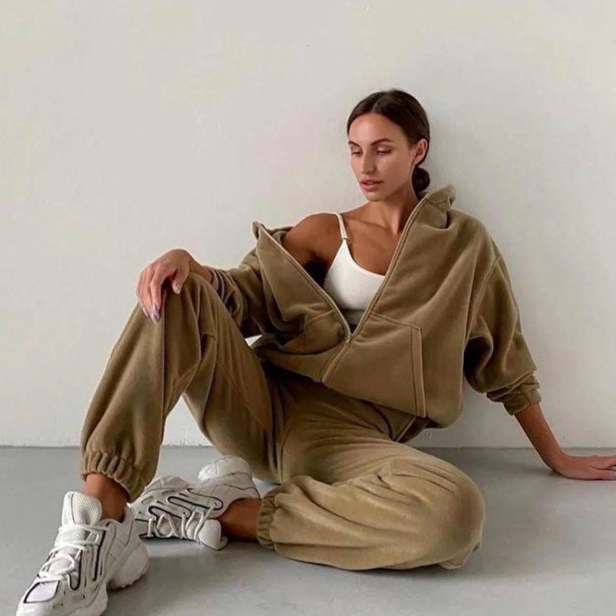 Autumn Womens Tracksuit With Zipper And Trousers Suit Casual Two Piece Set Women Warm Long Pant Sports A Hood Tops 251021