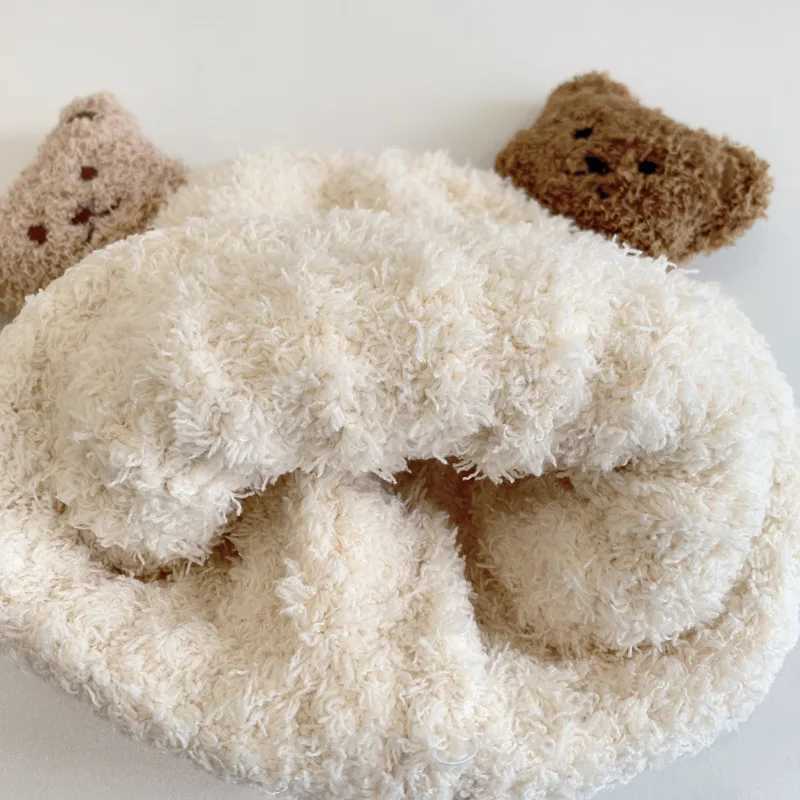 Winter Baby Plush Hat Scarf Set Cartoon Bear Beanies Warm Velvet Infant Neckerchief 624Month Kids Ear Protection Pullover Cap J251021