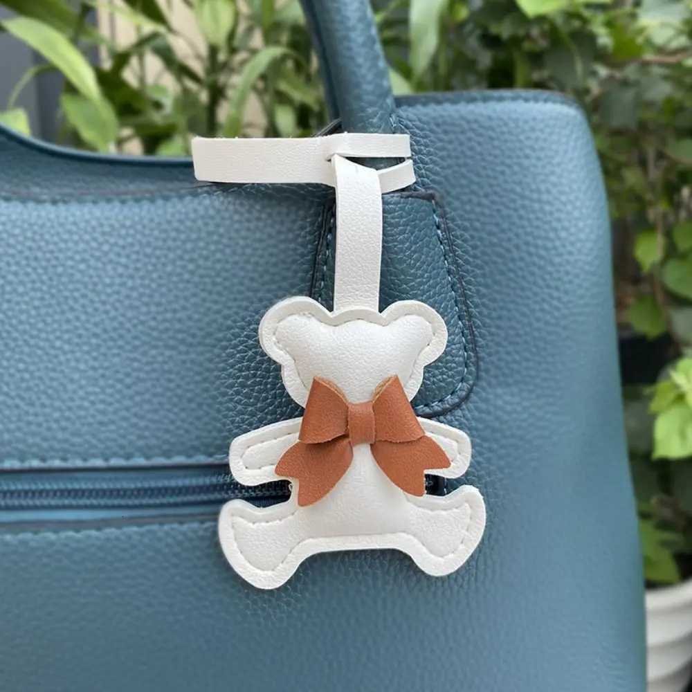 Lovely Car Key Holder Bow Bear Keychain Fashion Creative PU Leather Keyring Colorful Bag Ornament Cartoon Bag Pendant Unisex W251021