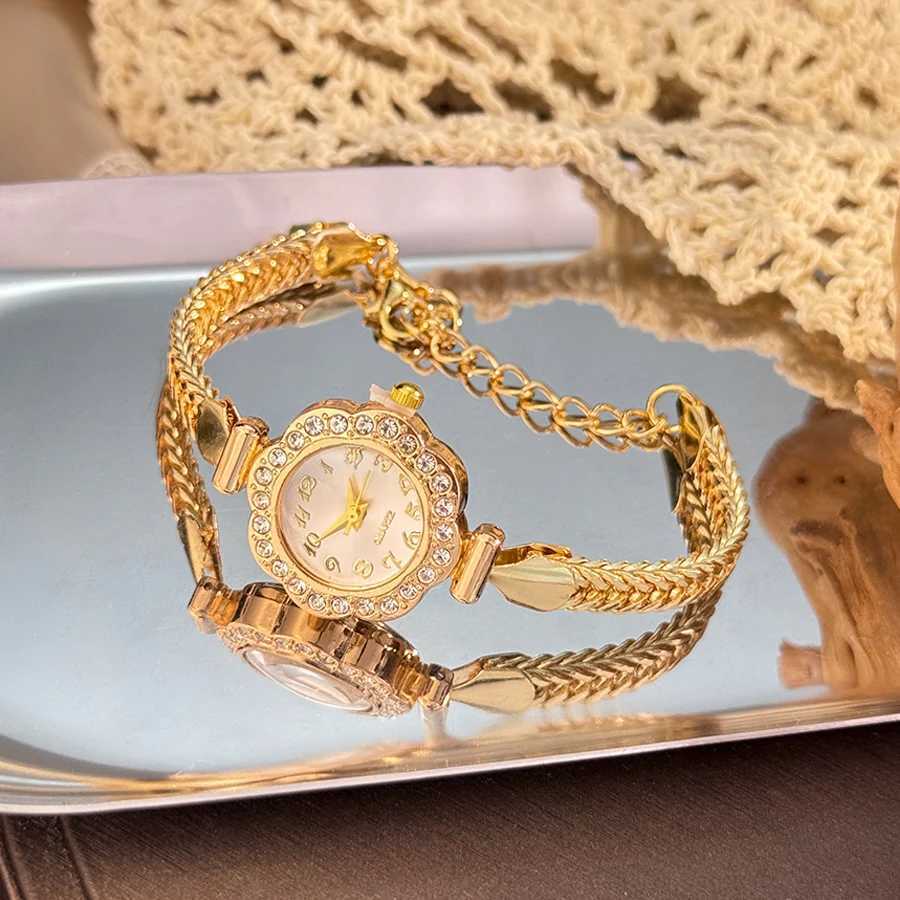 Fashionable Quartz with Embedded Diamond Flower Simple Chain Lobster Clasp Ladies Stylish Versatile BraceletXJ251021