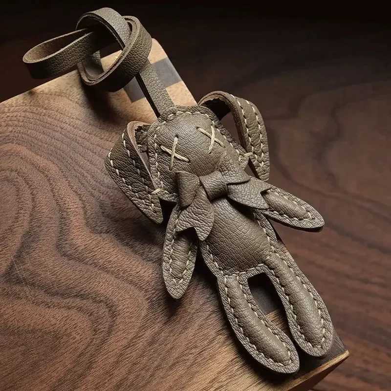 Handmade Genuine Leather Bag Pendant Accessories Cute animal Dogcat Hangings Keychain Bag Charms Cute Animal Bag Decorations W251021