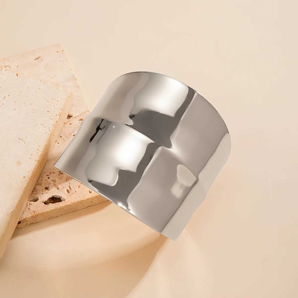 Punk Smooth Metal Wide Open Cuff Bracelets Bangles For Women Vintage Gold Color Long Hand Bracelet Jewelry Gift J251021