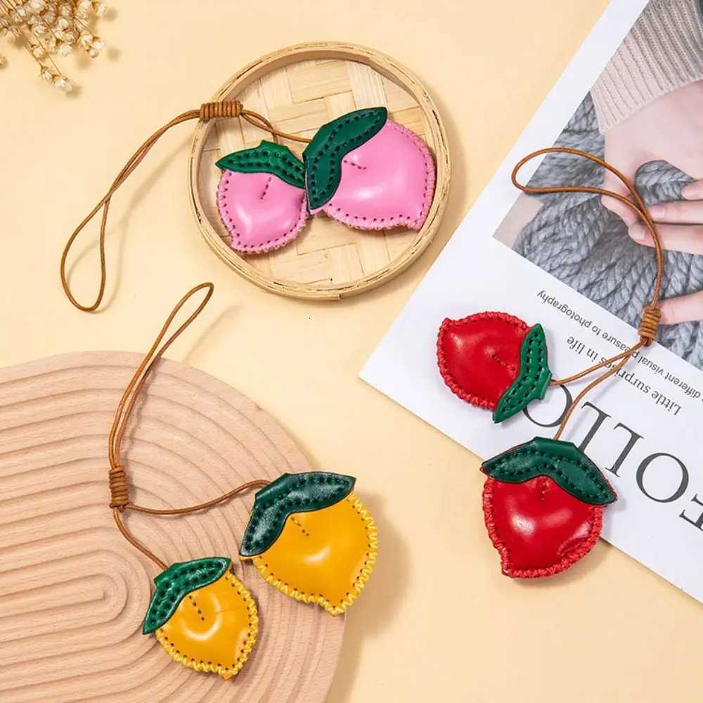 Lovely Hanger Fruit Pendant Pear Strawberry Leather Keychain Fashion Cartoon Bag Pendant Men W251021