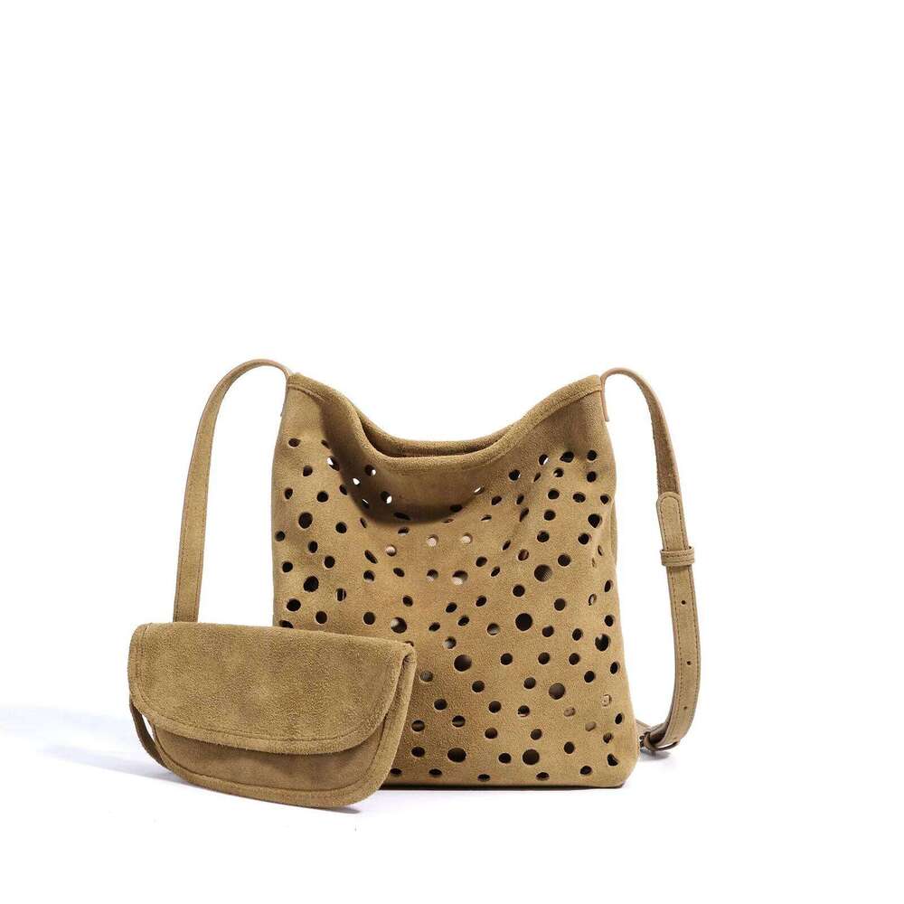 Suede Hollow Women's One-Shoulder Bucket New Niche Design Vintage Mother-Child Commuting Fashion Crossbody Bag 251021