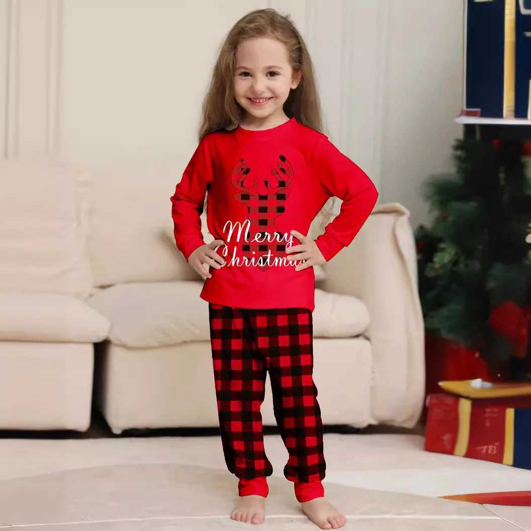 2024 Christmas Family set Dad Mom Kids pajamas set top pants 2 sets baby crawling suit Pet dog clothes home wear L251021VG6G