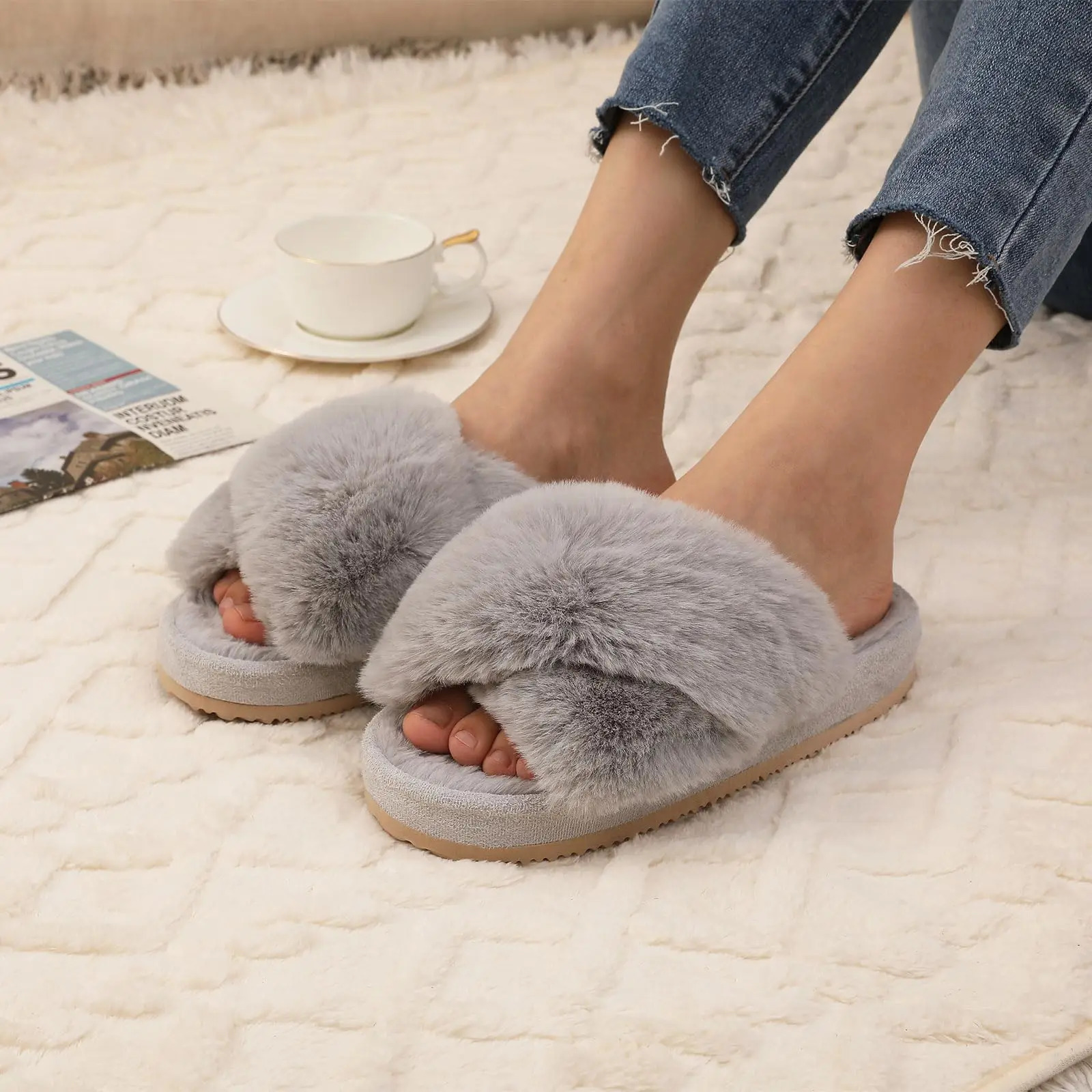 Litfun Fashion Fur Slippers For Women Winter Soft Bottom Cozy Fur Flip Flops Female Indoor Home Fluffy Short Plush Fuzzy Slides 251021