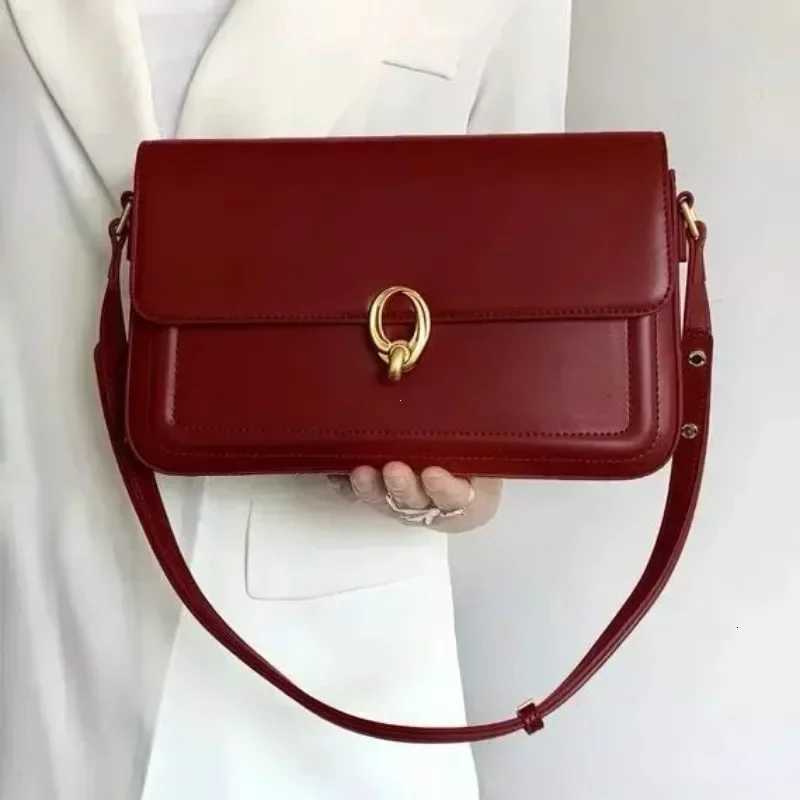 Vintage Womens 2025 New Highend Texture Niche Crossbody Bag Gorgeous Female Shoulder Bag Underarm Bag Women HandBags bolsosXJ251021