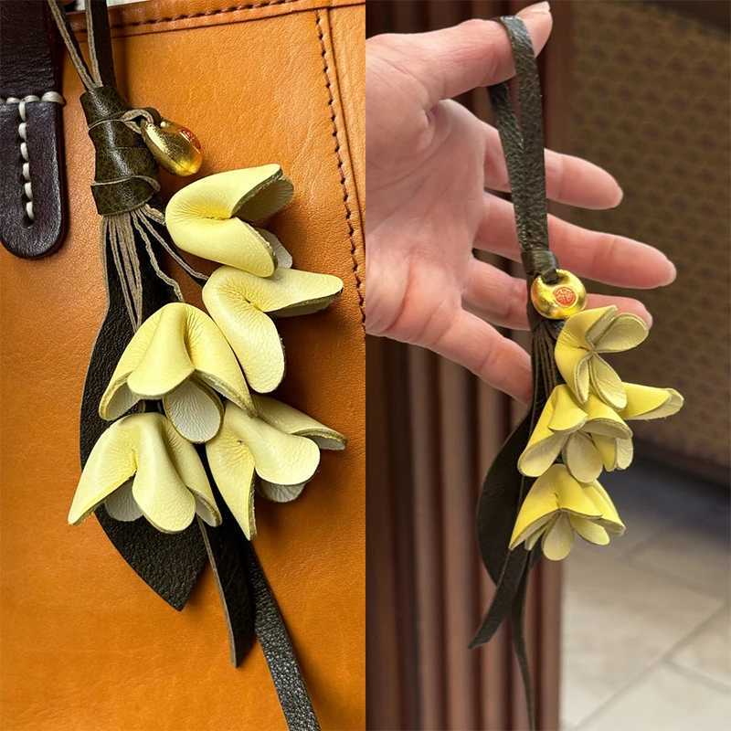 Flower Bag Pendant Genuine Leather Brand Design Exquisite Handmade Simulation Flower Pendant Osmanthus Tulip Keychain J251121