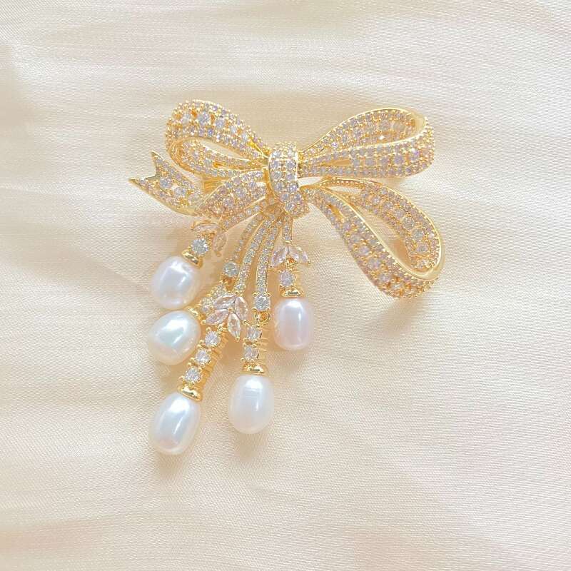 Brooch Designer luxury Jewelry brooches for Women men Butterfly Bow Pearl Pendant copper with gold silver Festival Fashion suit Accessories gift