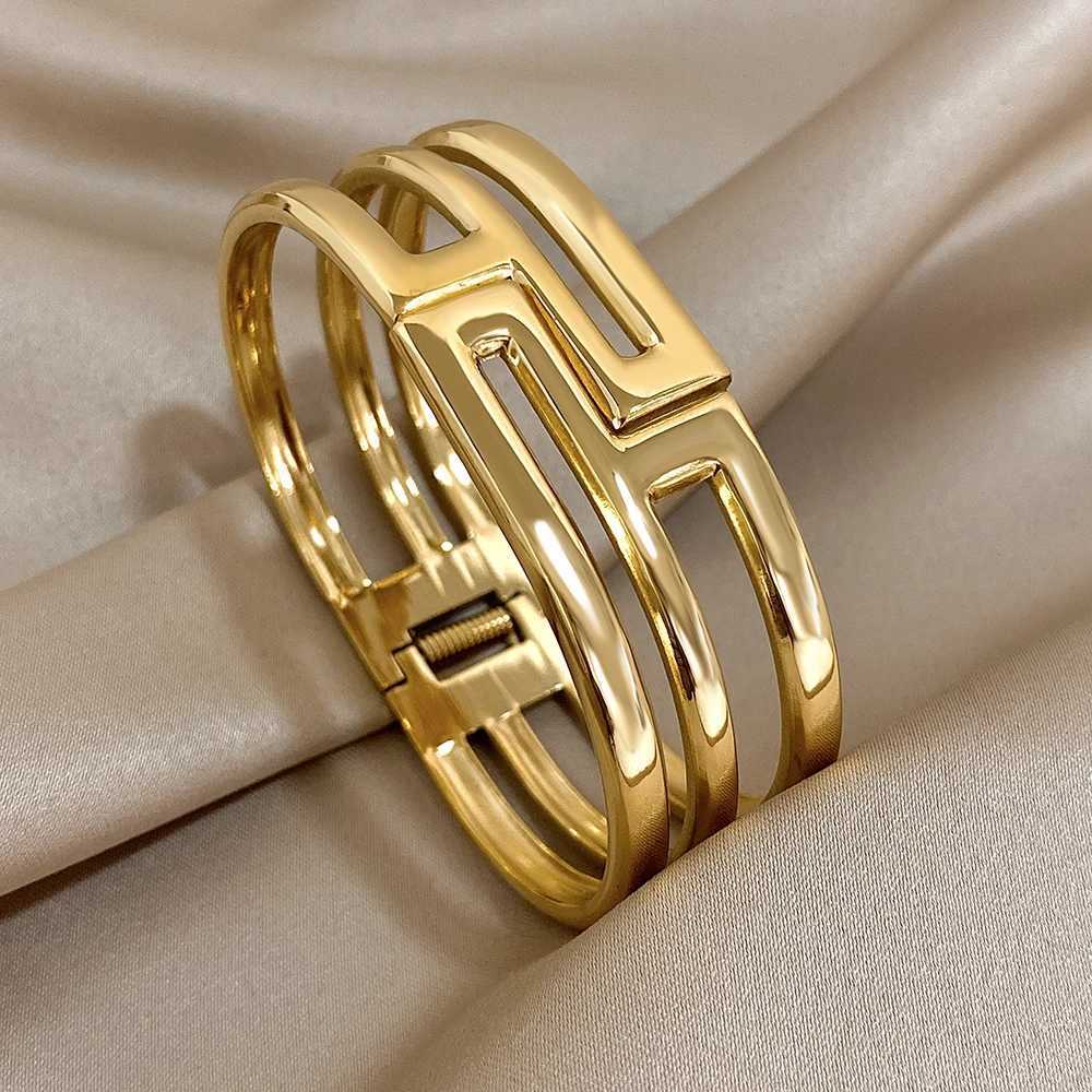 Smooth Hollow Stainless Steel Bangle Bracelets for Women Men Geometry Cuff Bangles Fashion Chunky Waterproof Wide Jewelry Gifts J251021