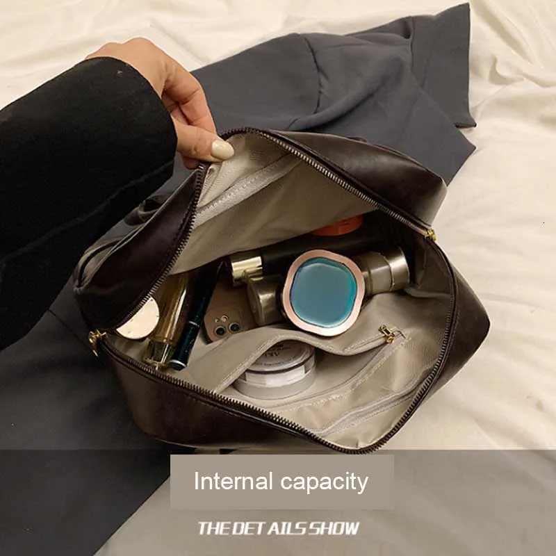 Square Shoulder Bags for Women Retro Small Boston Bag Pure Color PU Leather Large Capacity Totes 2025 Latest Trend Handbag PurseXJ251021