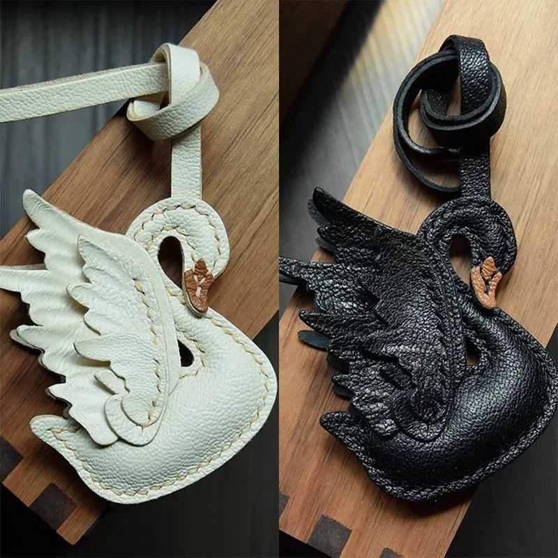 Niche Cartoon Animal Bag Decorations Cute Animal Shape Pendants Handmade Genuine Leather Pendant Schoolbag Keychain Accessories J251121