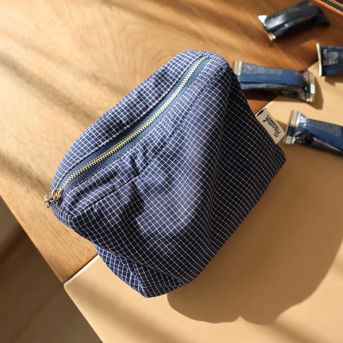 Checkered striped fabric cosmetic bag square threedimensional zipper storage bag travel portable handbag liner bag makeup bagW251021