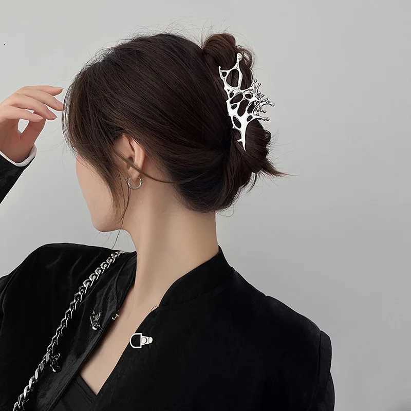 Y2k Geometric Claw Clips Women Large Metal Silver Color Korean Fashion Shark Hair Clips Grab Clamps Girls Hair AccessoriesW254021