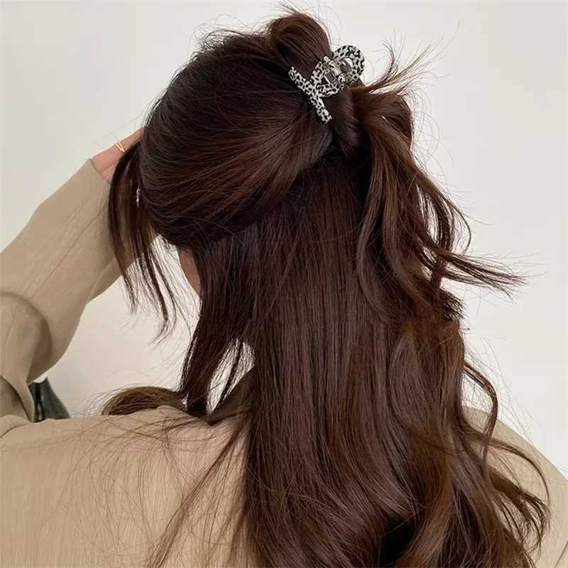 1PC Acetate Scratch Clip Small Half Tie Hair Clip Women Hair Volume Less Advanced Feeling Shark Clip Back of Head HairpinW254021