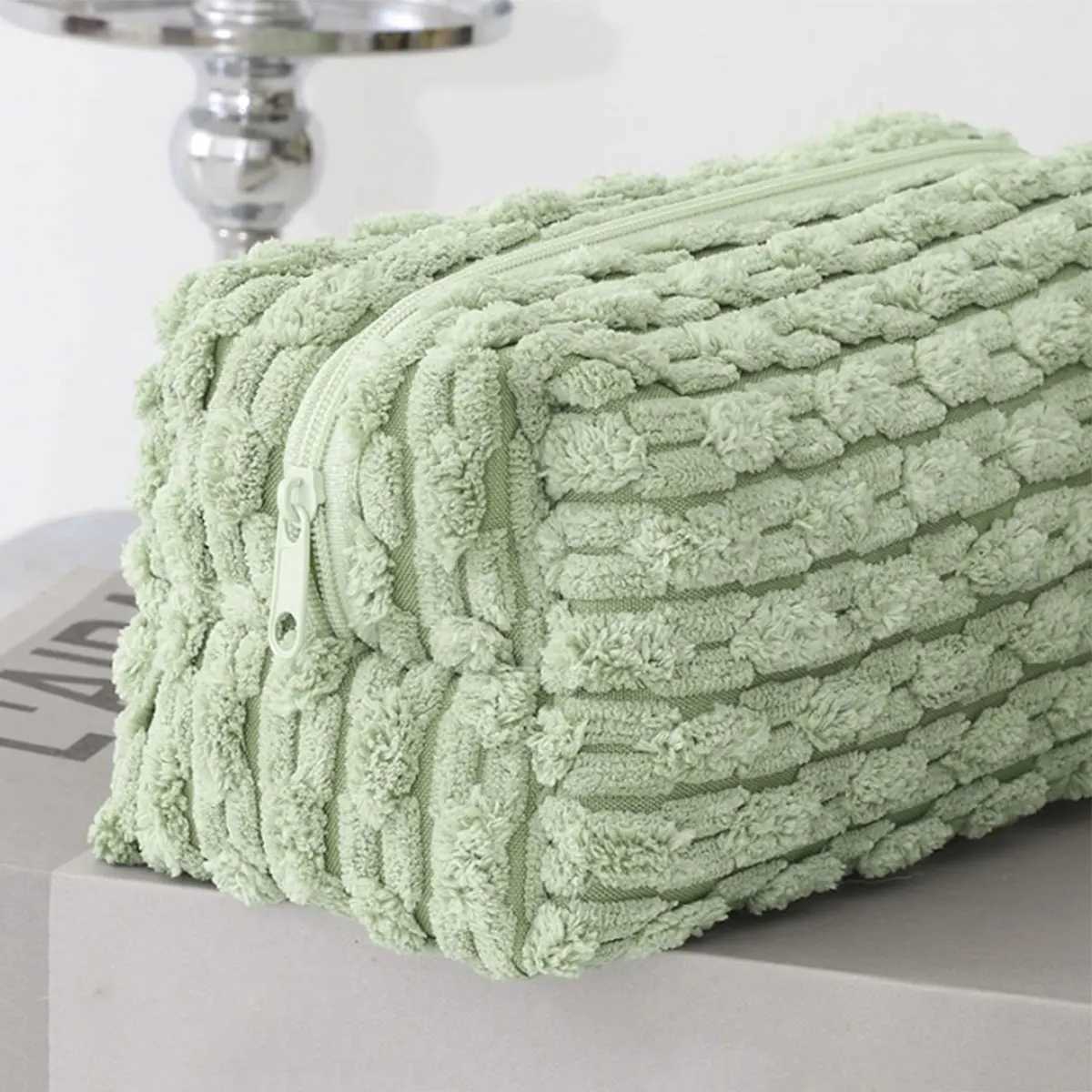 Plush solid color chain highend makeup bag largecapacity portable handheld toiletries storage bag for women1 PCW251021