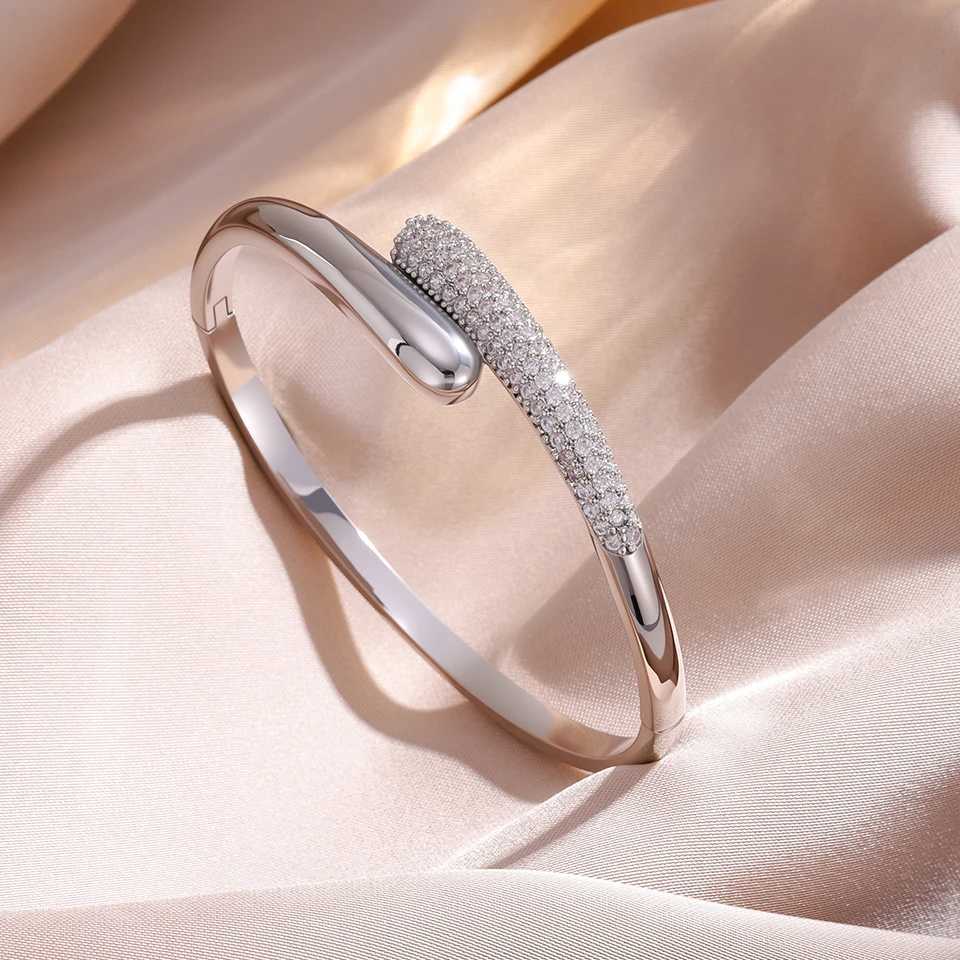 Yupsk New Niche Design Microintact Zircon Water Drop Open Bracelet for Women 18K Gold Plated Wedding Party Jewelry J251021