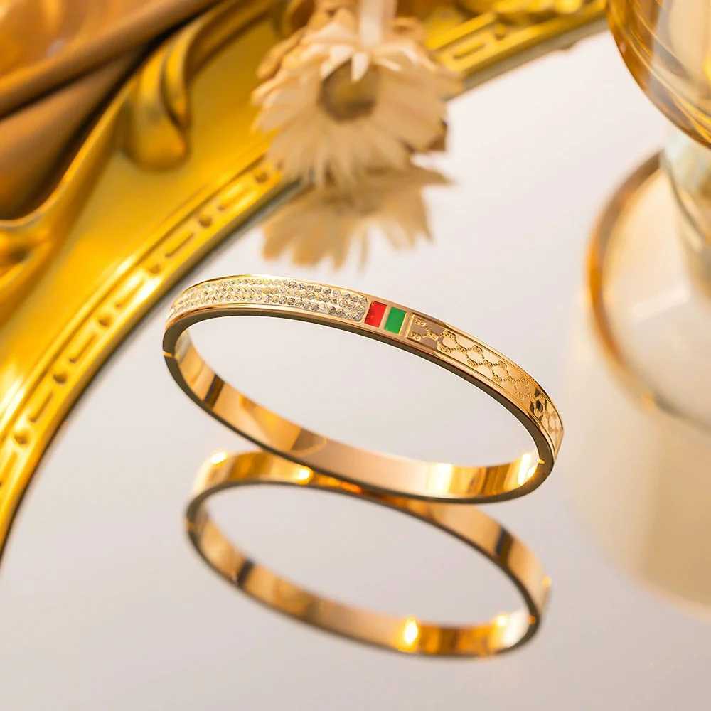 Htpwe Stainless Steel Red And Green Oildripping Zirconium Bracelet Women Plated 18k Couple Holiday Gift Bracelet Party Jewelry J251021