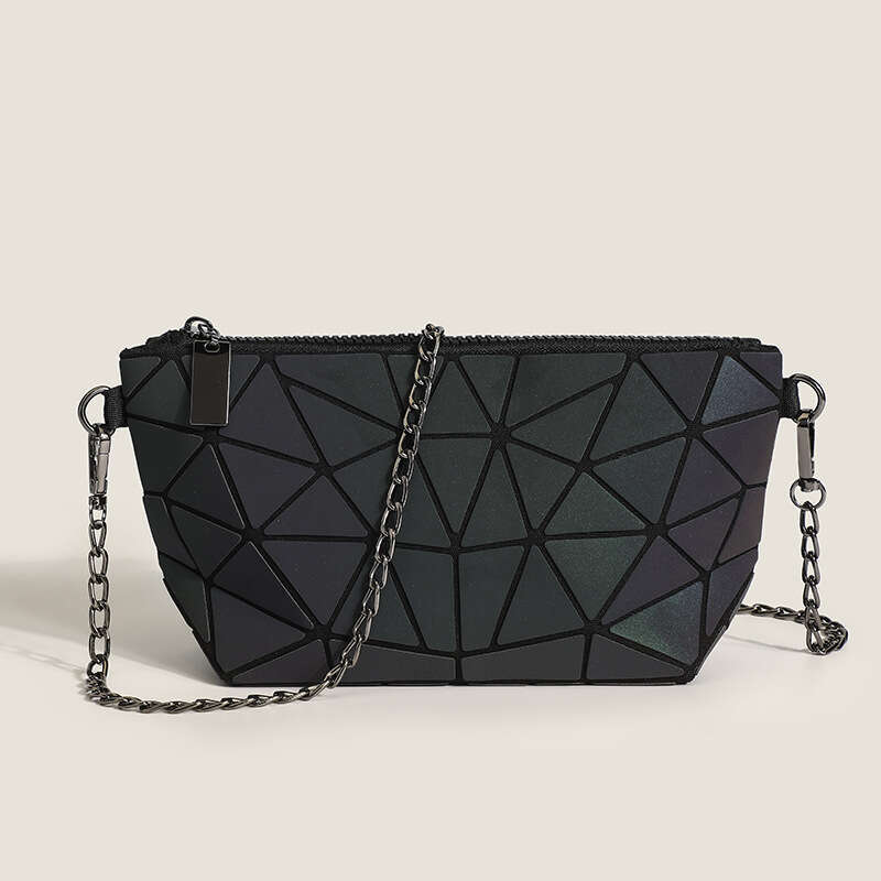 2025 New Geometric Mini Diamond Luminous Laser Single Shoulder Crossbody Chain Dumpling Fashion Versatile Bag