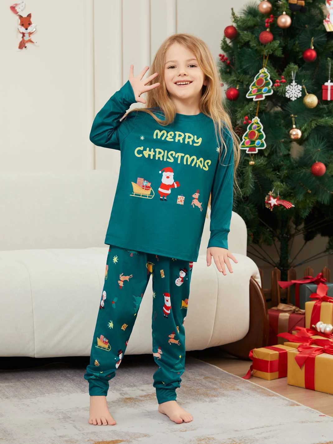 Merry Christmas Cartoon Pattern Mom Dad Kids Matching Pajamas Set 2 Pieces Suit Baby Romper Soft Loose Xmas Family Look Pyjamas L251021E4ND