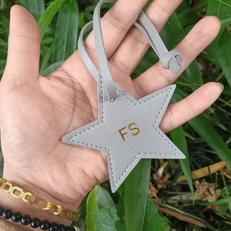 1PCS Free initials five pointed star leather luggage pendant star pu leather pendant bag pendant gift leather buckle keychain W251021
