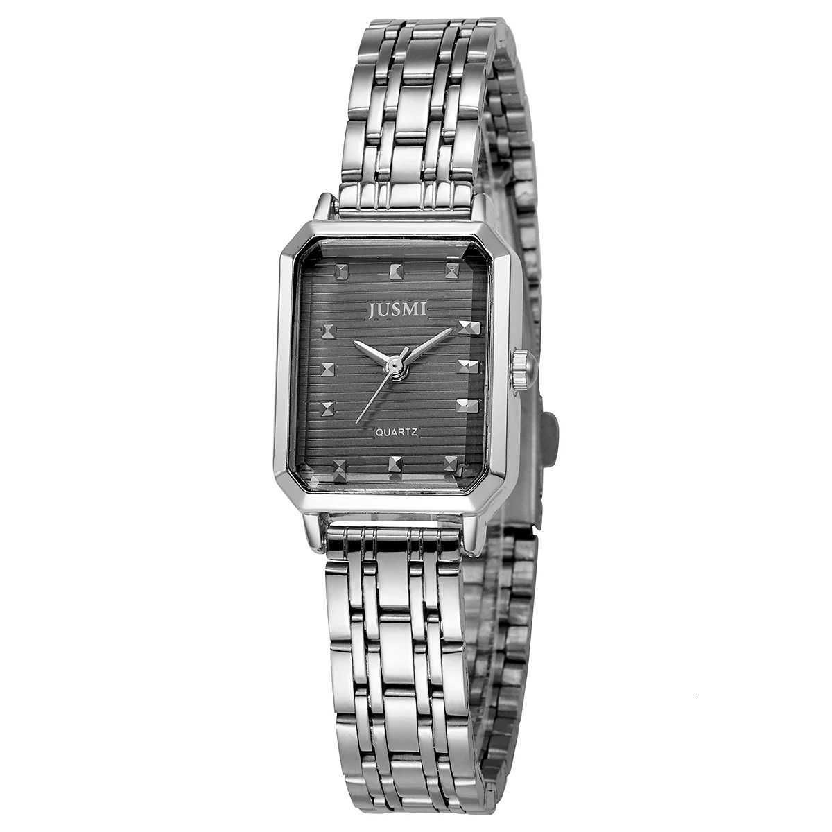 Fashion luxury exquisite alloy material Womens quartz suitable for Halloween Christmas giftXJ251021