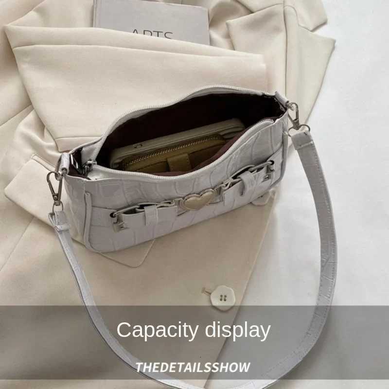 Women Y2K Peach Heart Butt Leather Handbags Girl Alligator Pattern Underarm Handbags Heart Pin Buckle Fashion Girls Shoulder BagXJ251021