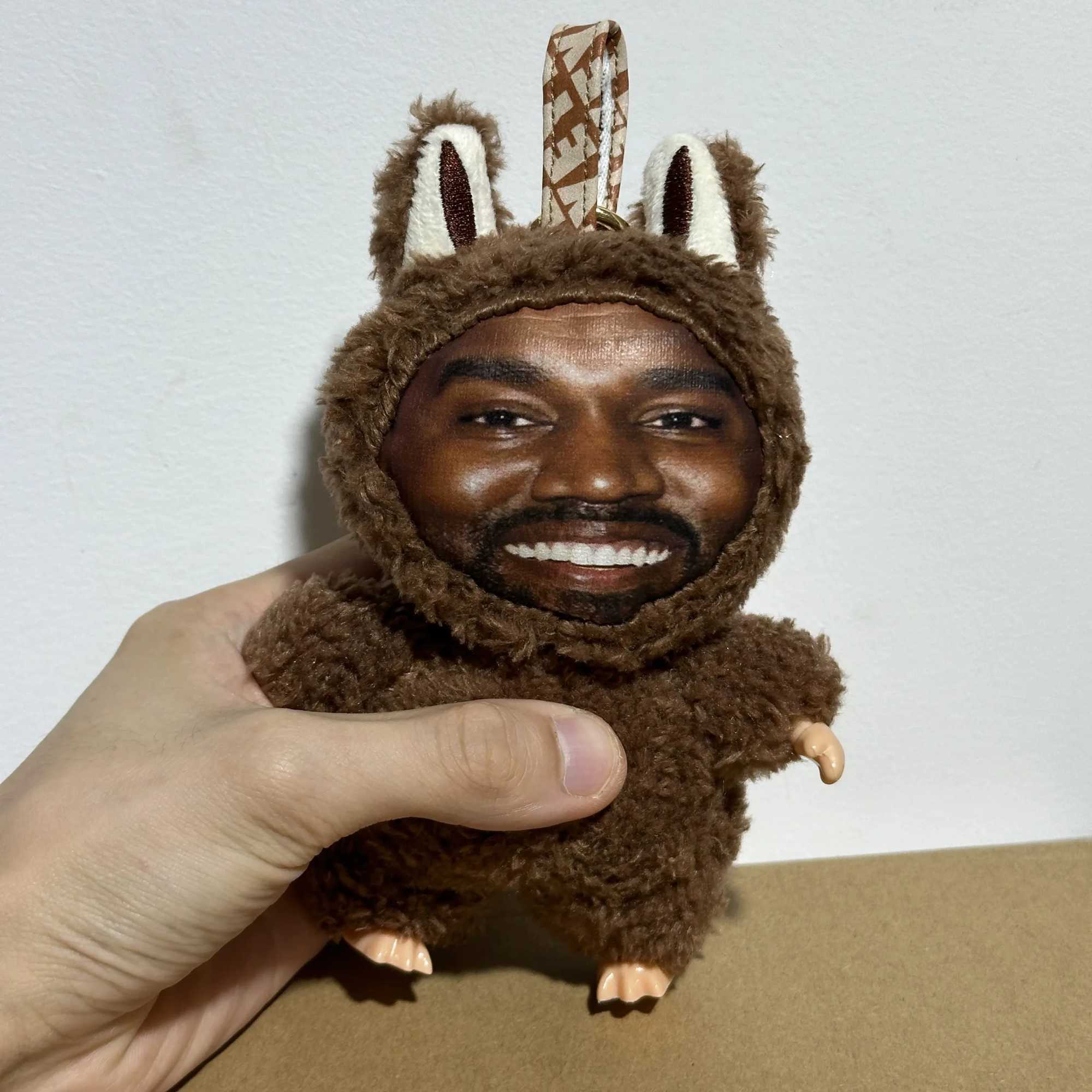 Kanye West Peripheral Products KanyeS Same Layeye Pendant KanyeS Same HipHop Trendy Pendant Trending Decoration Toys Gifts L251021