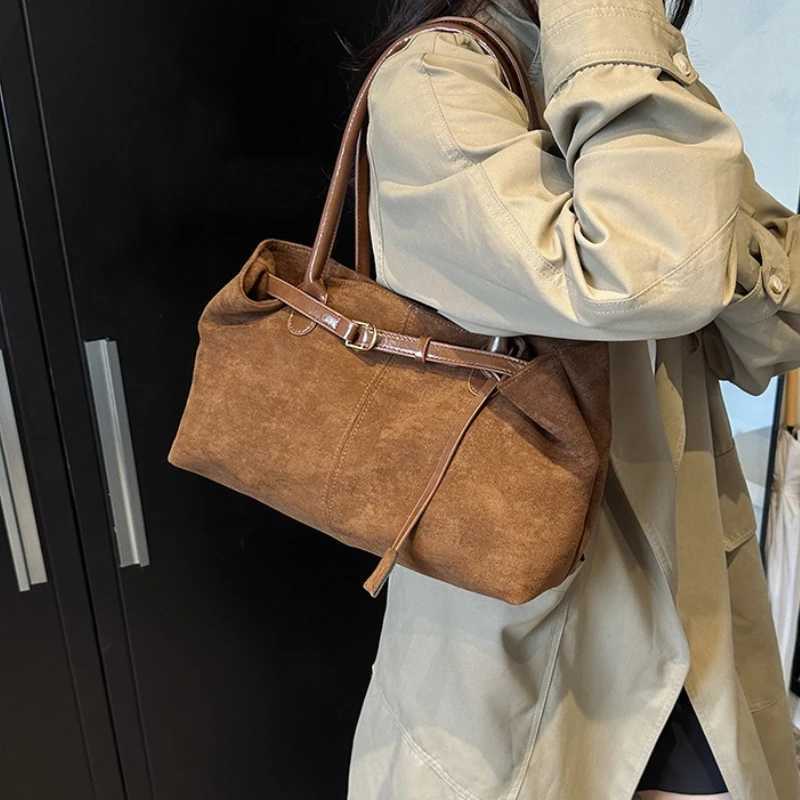 Autumn Winter Womens Suede Underarm Tote Bag Large Capacity Commuter Shopper Shoulder Bag 2025 New Trendy Soft Leather HandbagsXJ251021