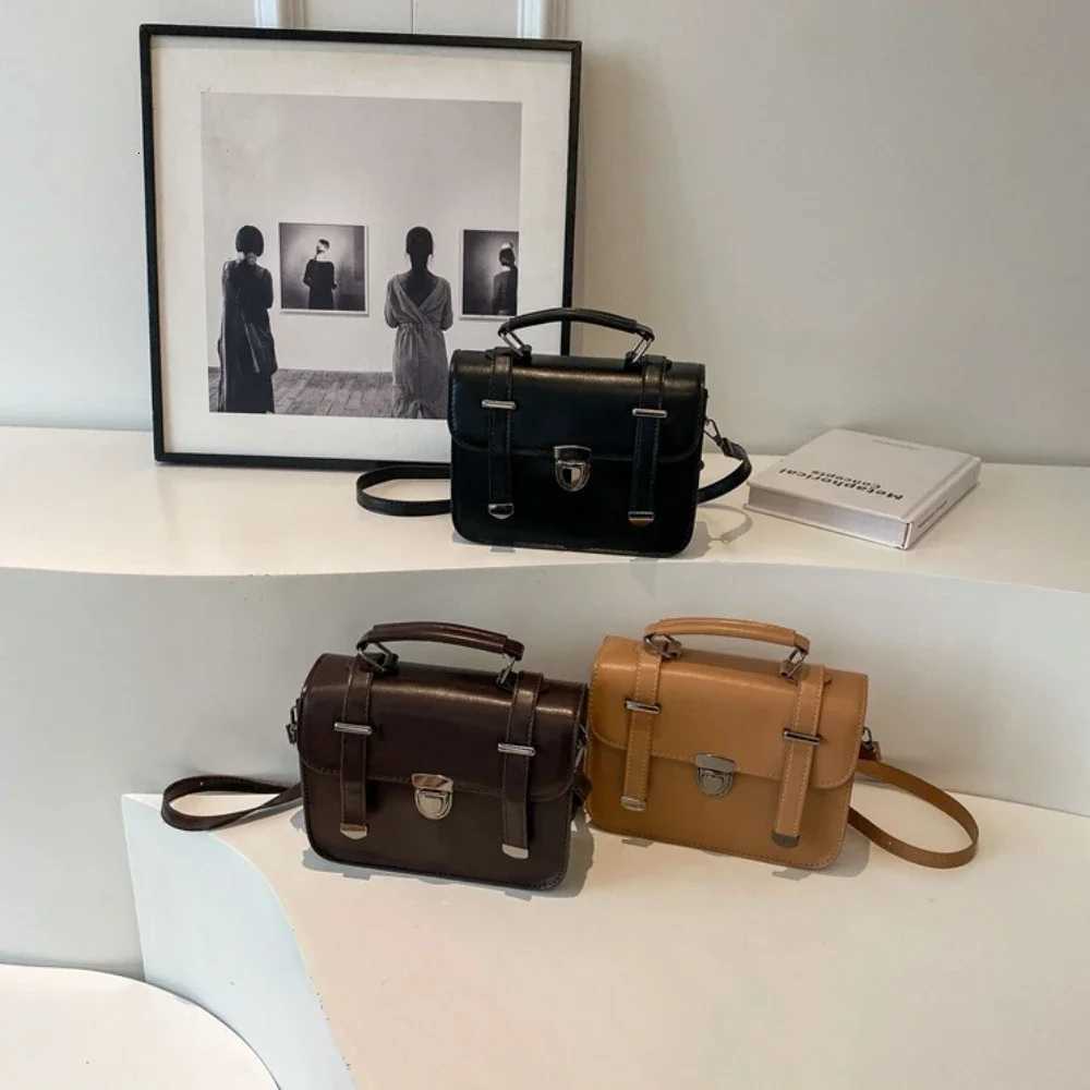 Girls Hundred Retro Small Square Bag Female Students Simple Crossbody College Style Shoulder Handbag Metal Lock Buckle DecoratioXJ251021