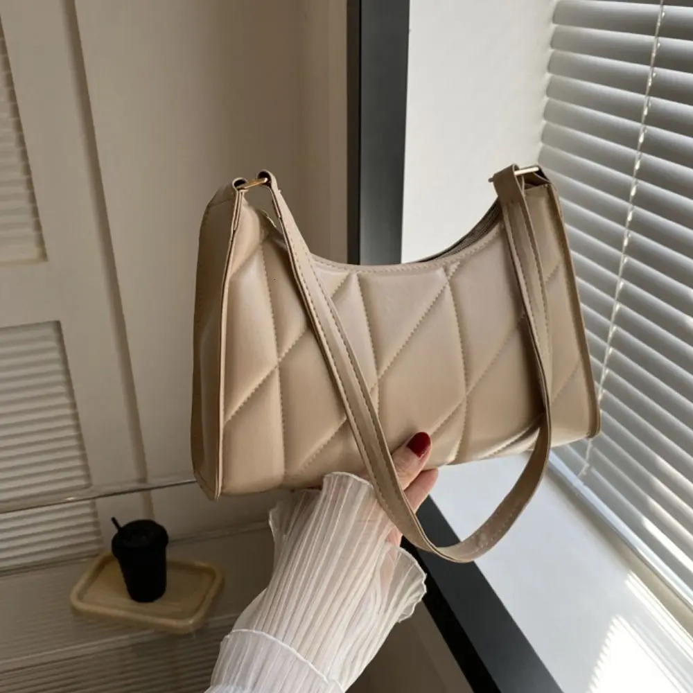 Fashion Rhombus Female Hobos Handbag Simple Retro Pu Shoulder Bag Solid Color Trendy Commuting Underarm Bag Travel 251015