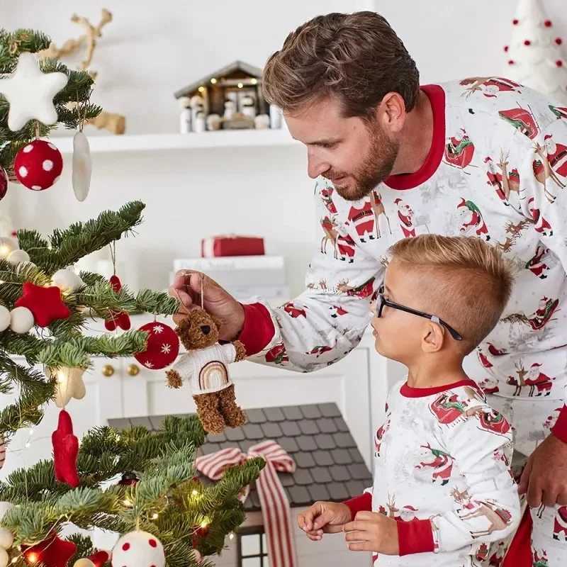 Xmas Family Look Pyjamas Santa Claus Print Christmas Pajamas Set Parentchild Matching Clothing Cute Soft Homewear Baby Romper L25102197ZF