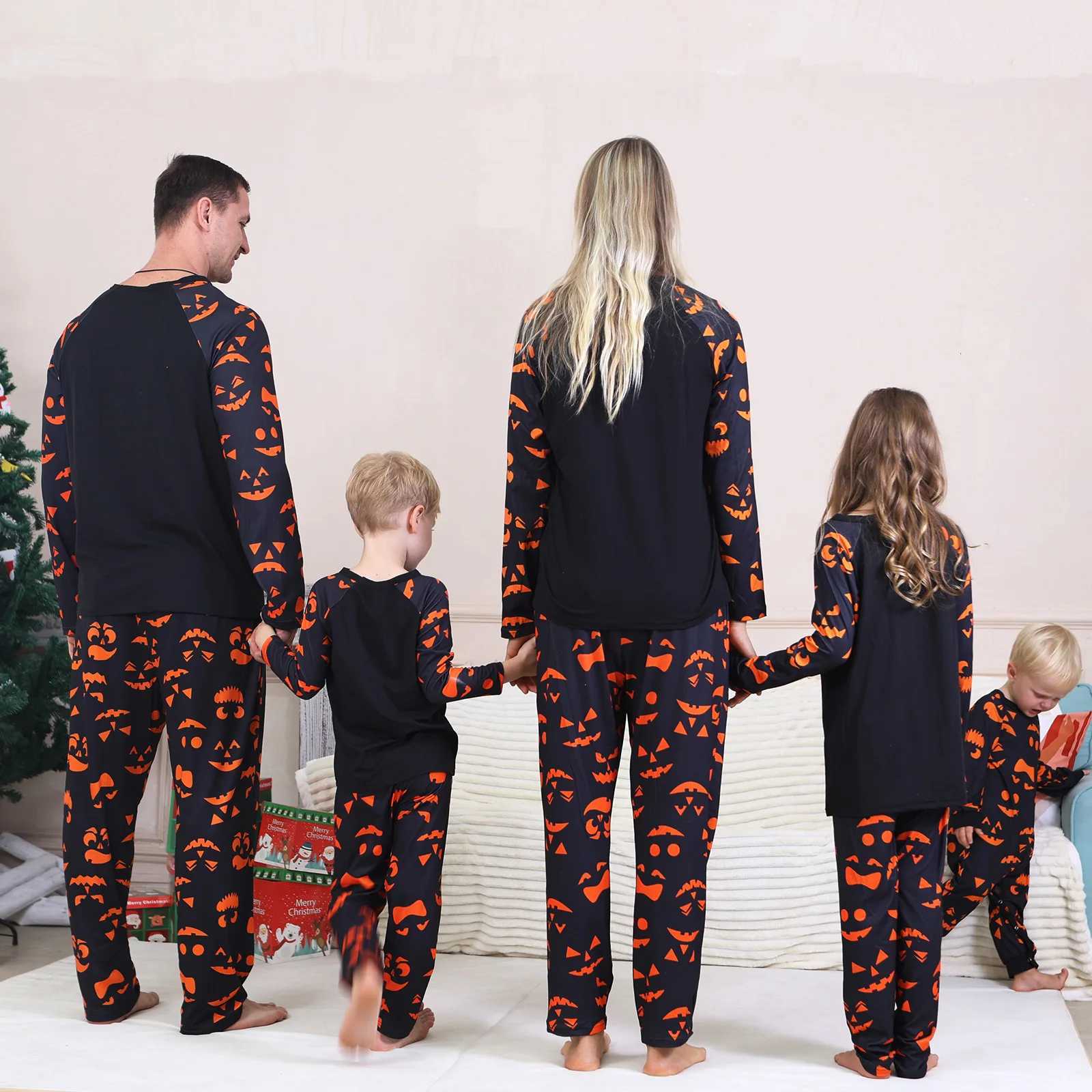 Family Look Halloween Party Pajamas Set Mom Daughter Dad Son Matching Outfits Cartoon Print Soft Loose 2 Pieces Suit Sleepwear L2510219YVJ