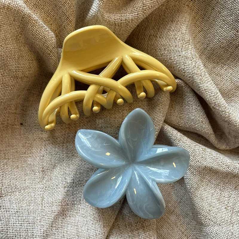 2PCS Korean Flower Twisted Geometry Shark Hair Claw Clamp Hair Accessories Hair Grip Hairpin Professional Salon Fixed Hair ClipsW254021