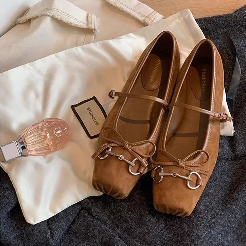 Women Pumps Square Heels Fashionable French Style Bow Versatile Pig Nose Princess Single Shoes Woman Shoe Brown 251017